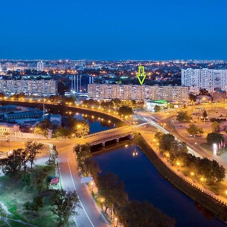 Apart Na Himnaziinoi Naberezhnii Apartment Kharkov Ngoại thất bức ảnh