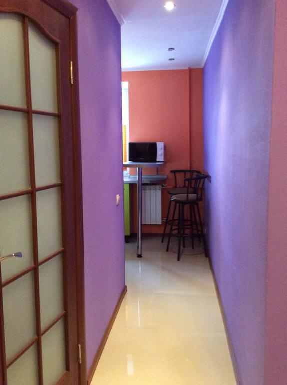 Apart Na Himnaziinoi Naberezhnii Apartment Kharkov Ngoại thất bức ảnh